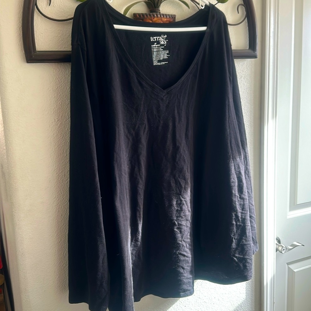 Terra Sky long sleeve black tee